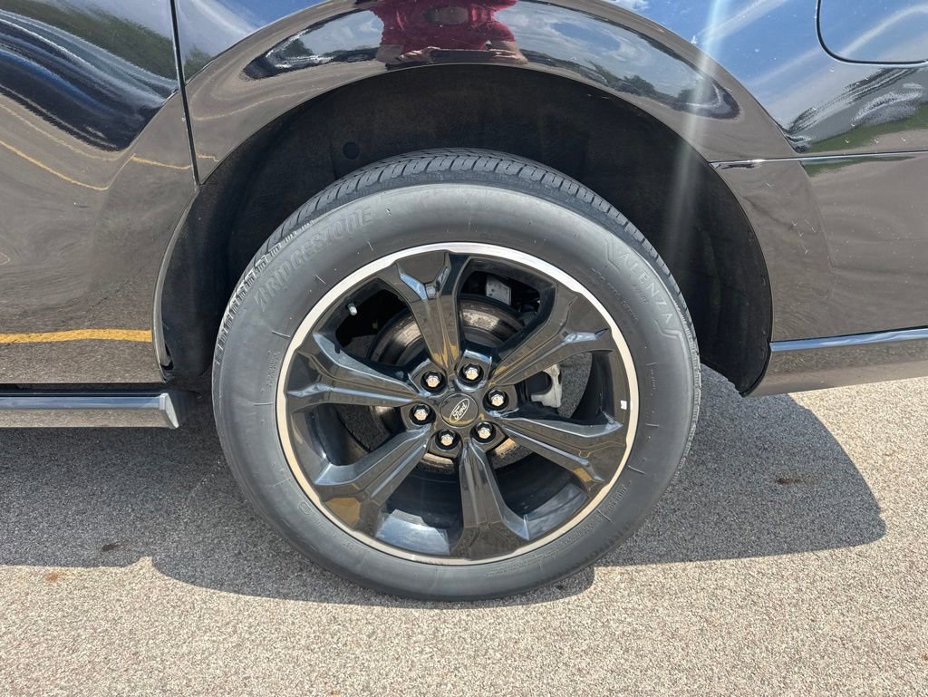 Used 2022 Ford Expedition Max Limited w/ Equipment Group 303A AWD/4WD image 12