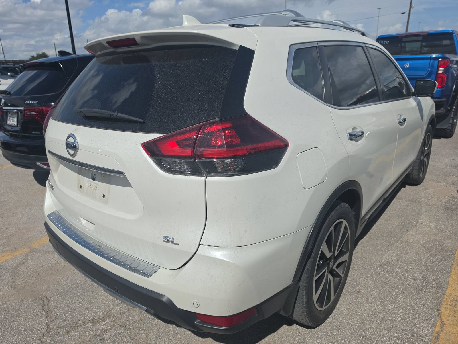 Used 2019 Nissan Rogue SL w/ Premium Package FWD image 3