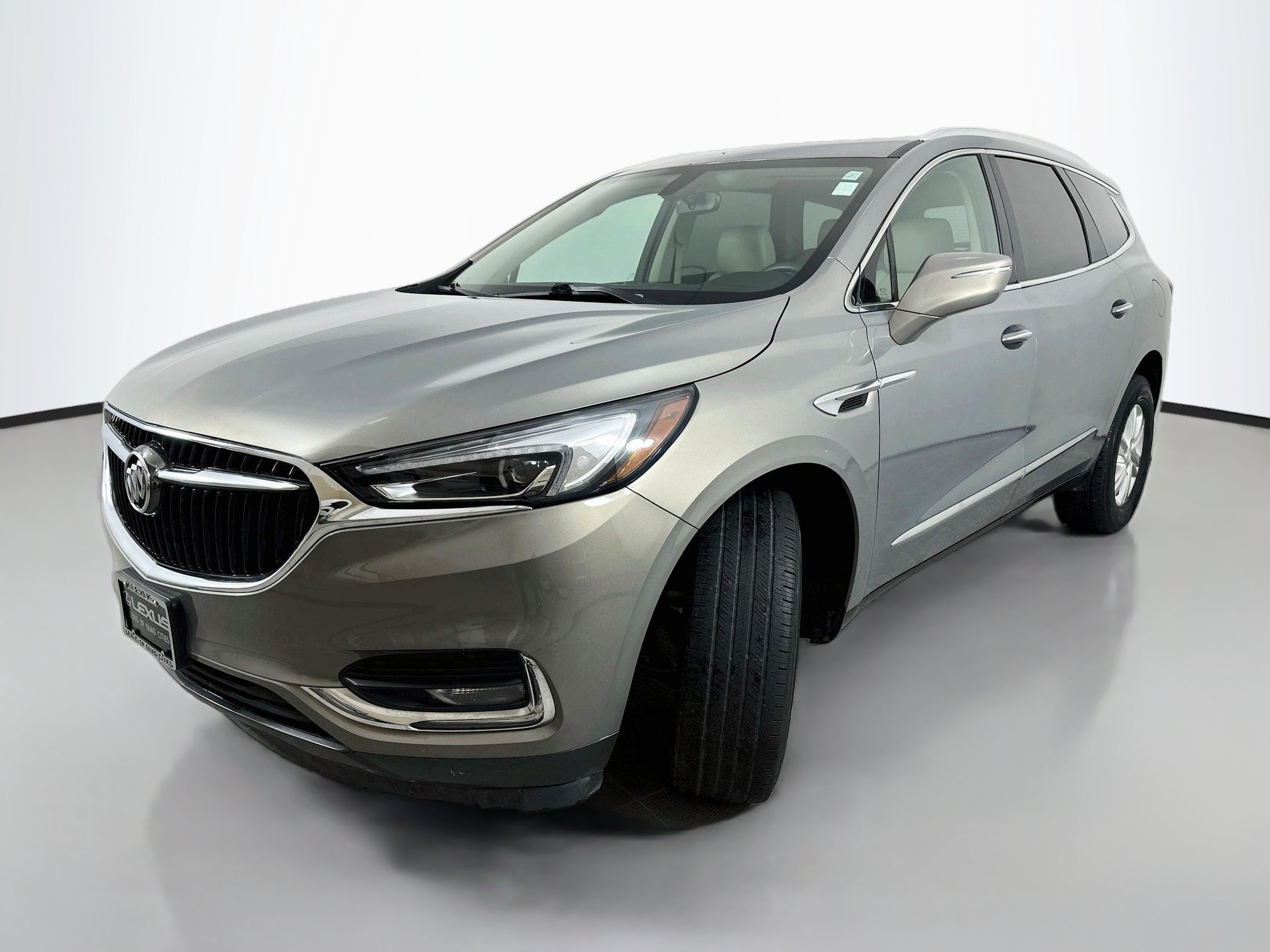 Used 2019 Buick Enclave Essence AWD/4WD image 3