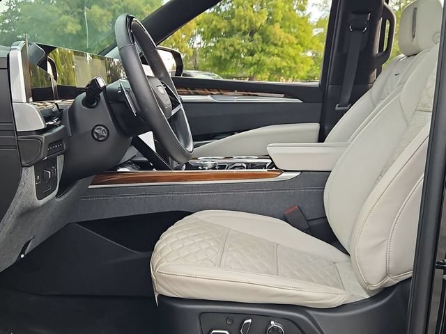Certified 2025 Cadillac Escalade Sport Platinum AWD/4WD image 21