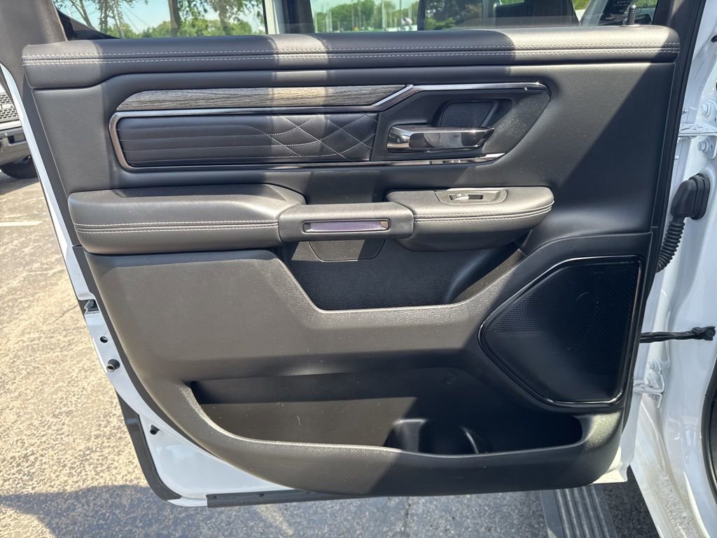 Used 2025 RAM 1500 Limited AWD/4WD image 33