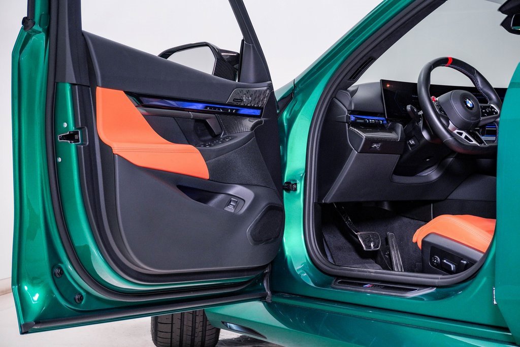 Used 2025 BMW M5 w/ Carbon Package image 31