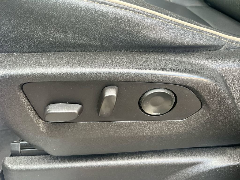 Used 2021 Chevrolet Suburban Premier image 12