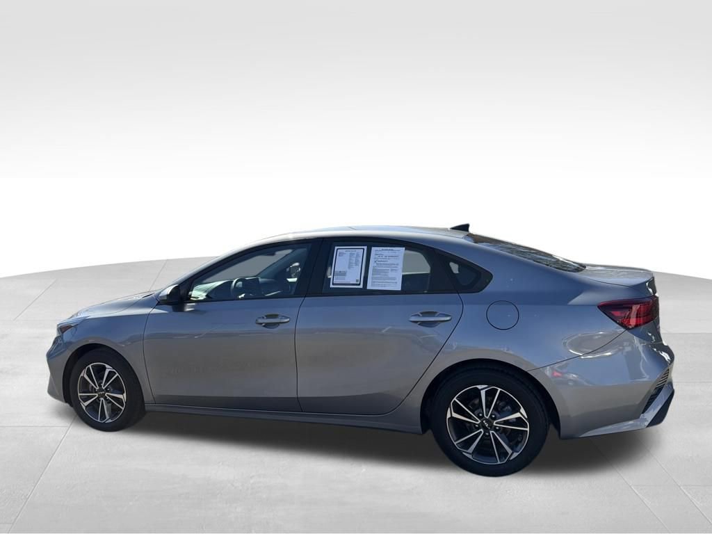 Certified 2022 Kia Forte LXS image 7