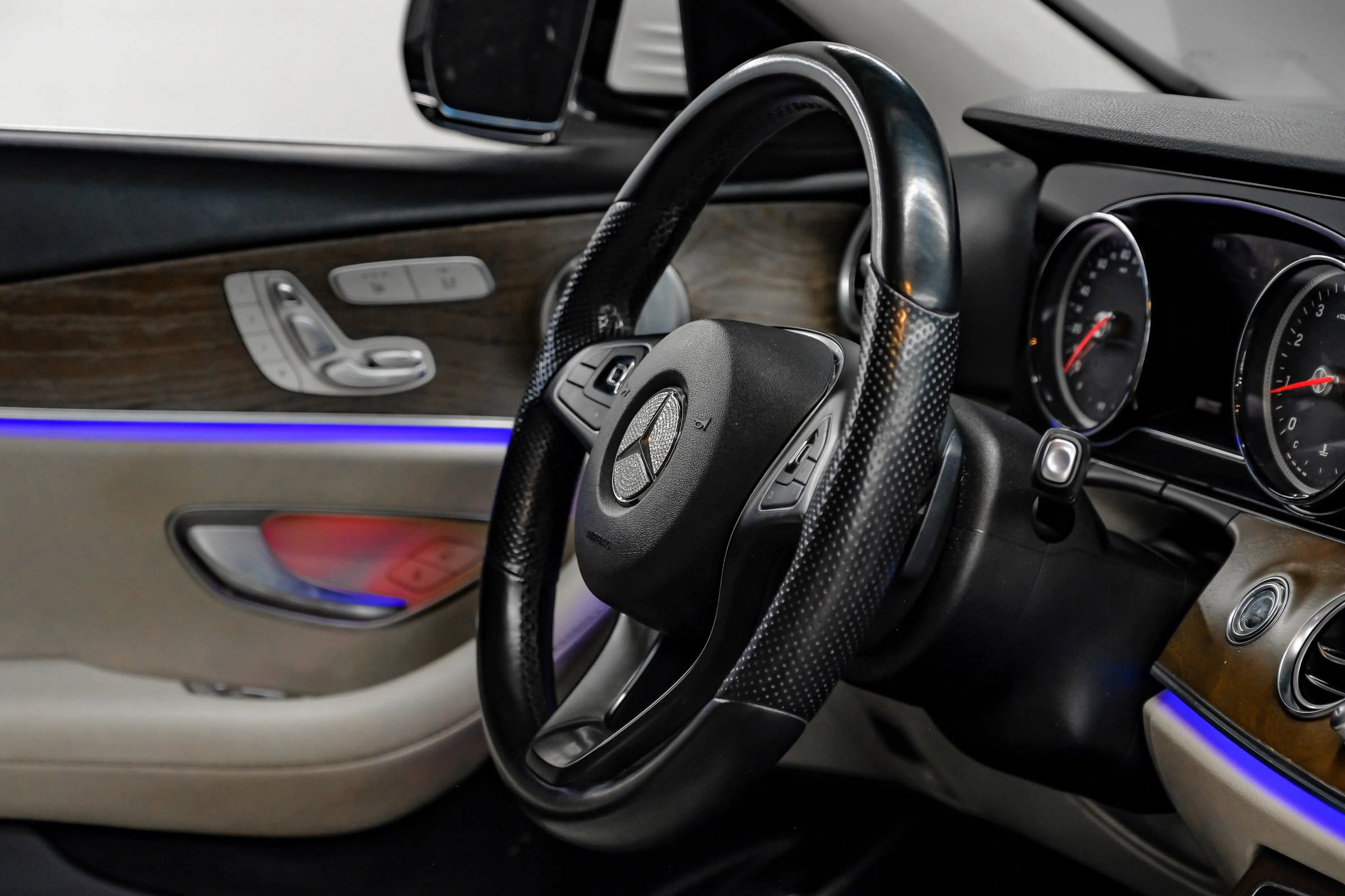 Used 2018 Mercedes-Benz E 300 w/ Premium 1 Package image 21