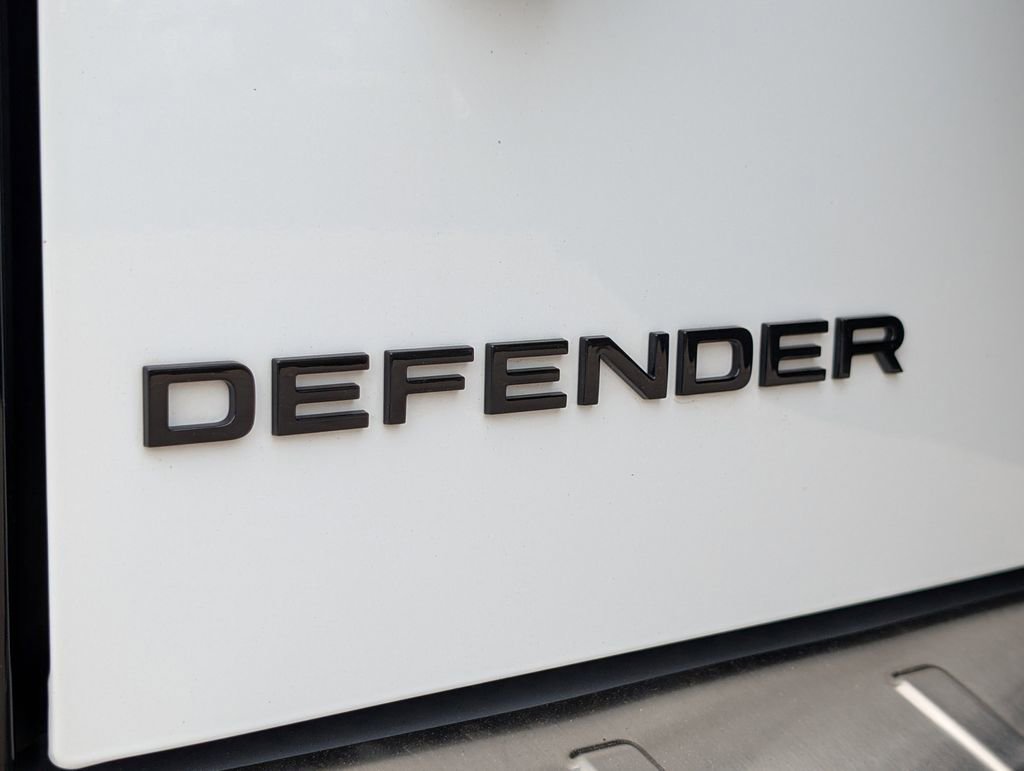 Used 2023 Land Rover Defender 110 S AWD/4WD image 13