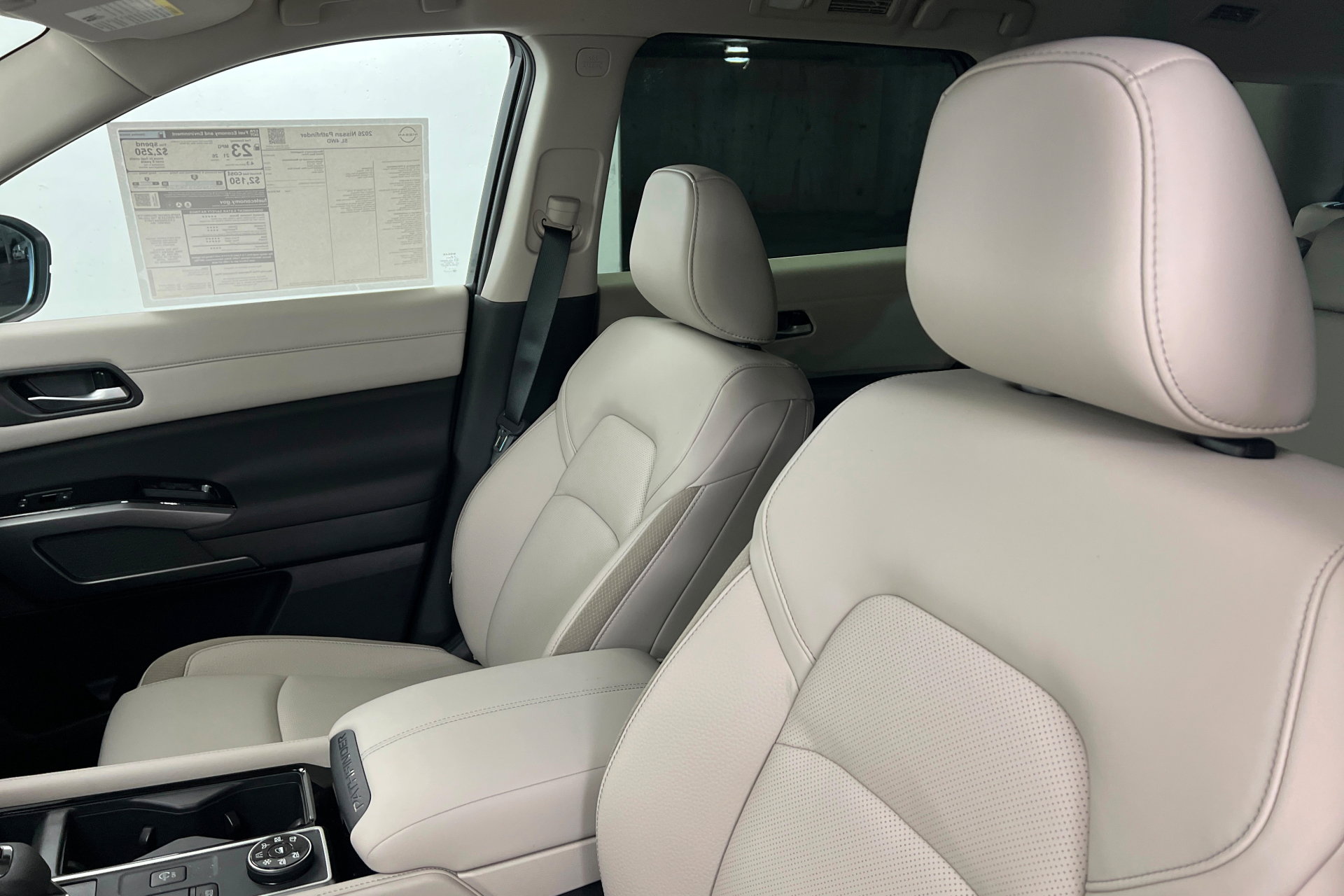 New 2026 Nissan Pathfinder SL image 16