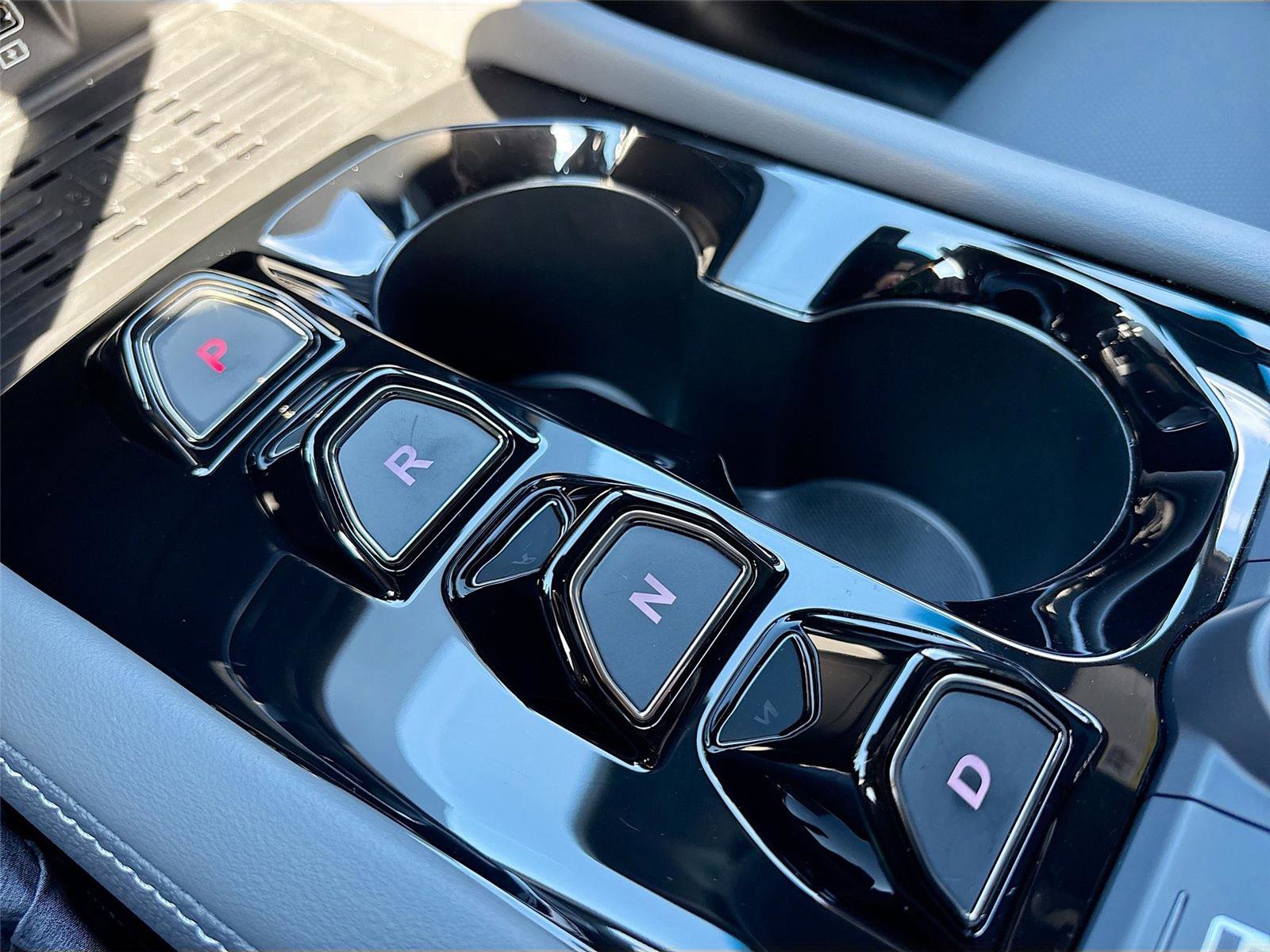 New 2025 VinFast VF 8 Plus image 16