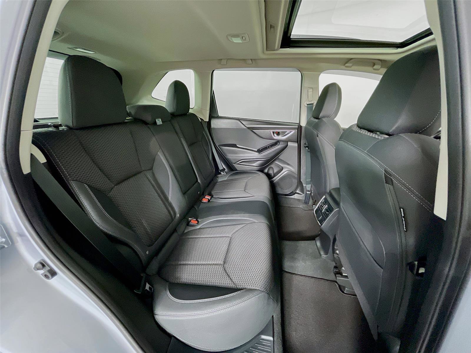 Used 2023 Subaru Forester Premium image 31
