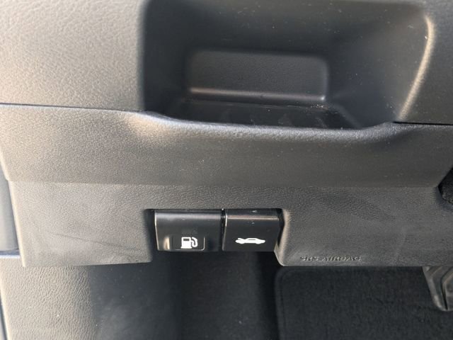 Used 2024 Nissan Kicks SV image 16