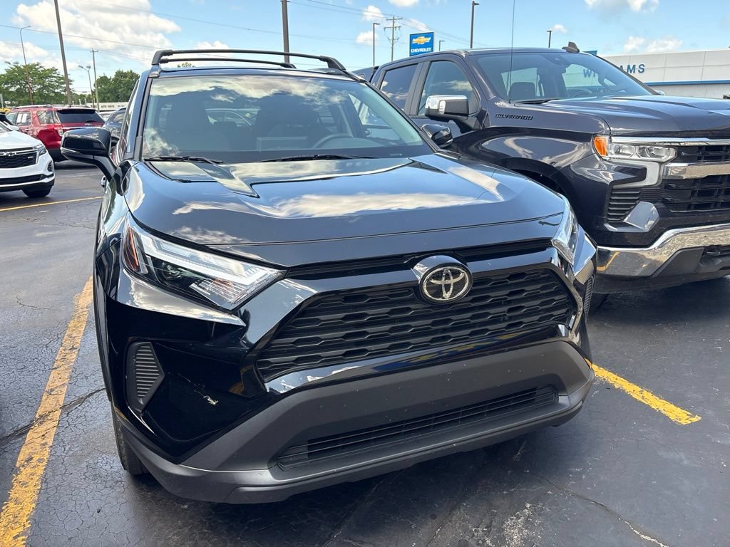 Used 2025 Toyota RAV4 XLE w/ Convenience Package AWD/4WD image 6