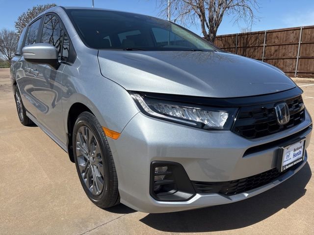 New 2026 Honda Odyssey Touring image 2