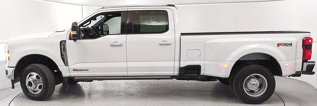 Certified 2025 Ford F350 Lariat w/ Lariat Ultimate Package AWD/4WD image 5