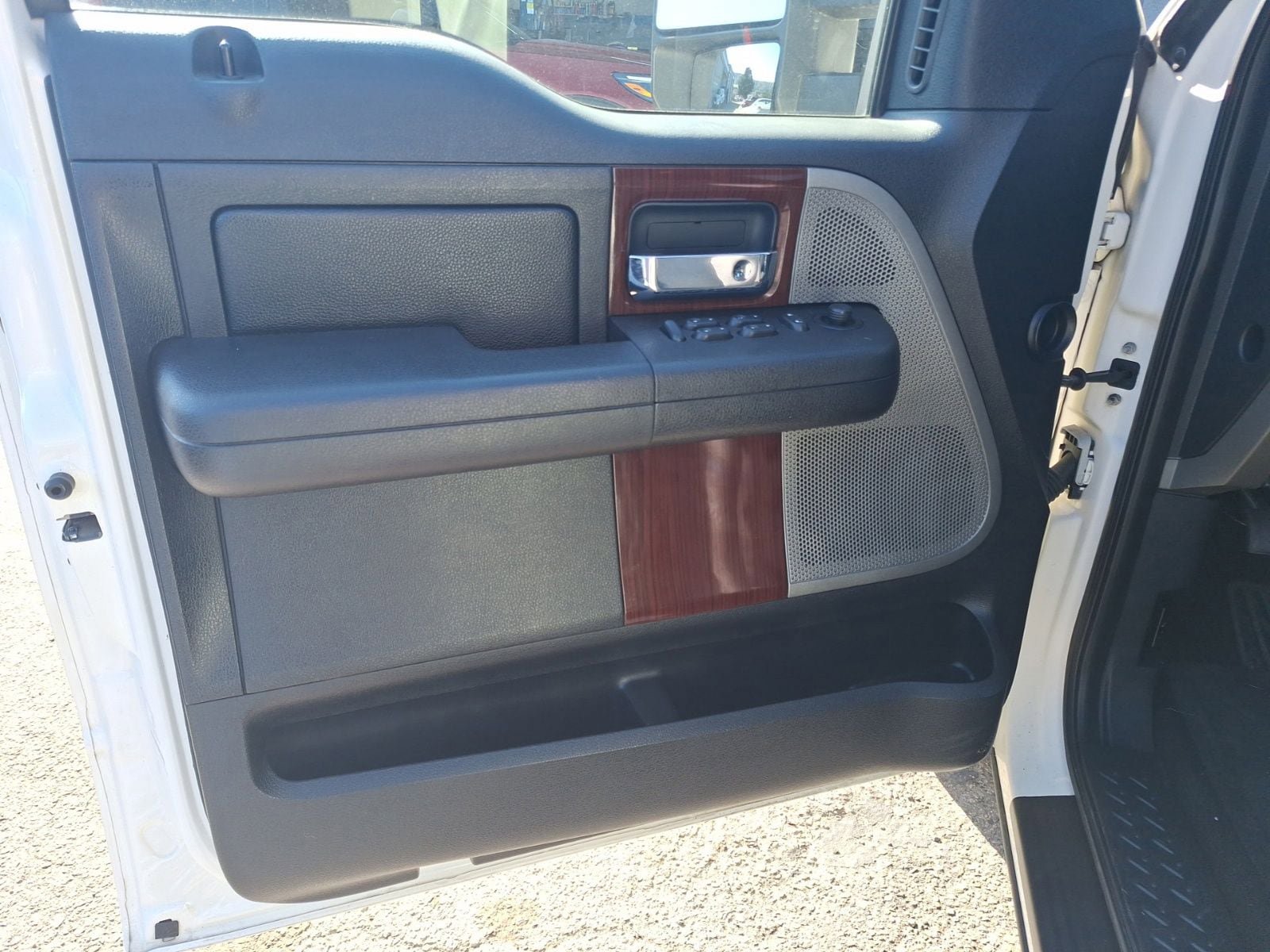 Used 2008 Ford F150 Lariat RWD image 12