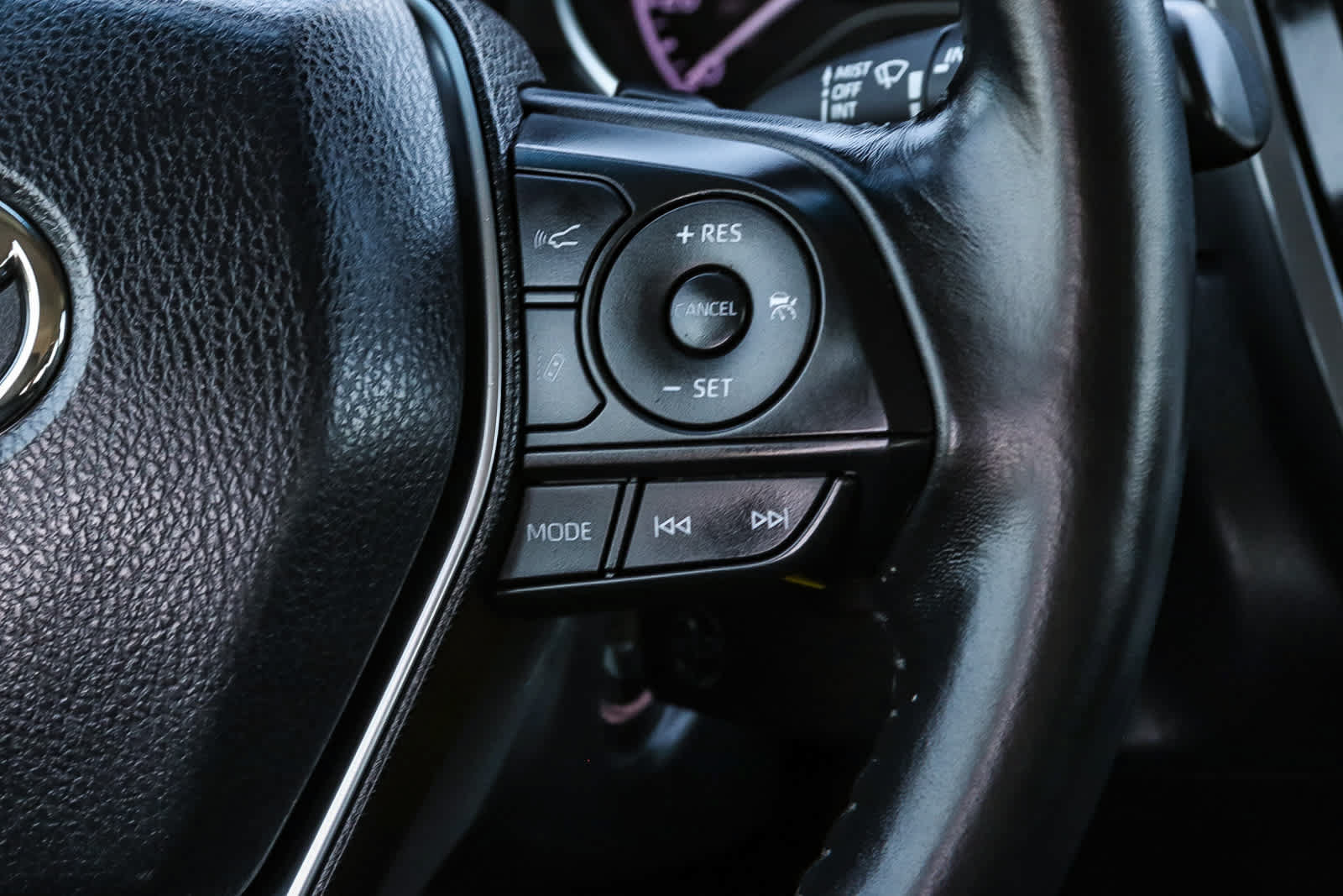 Used 2018 Toyota Camry SE FWD image 22