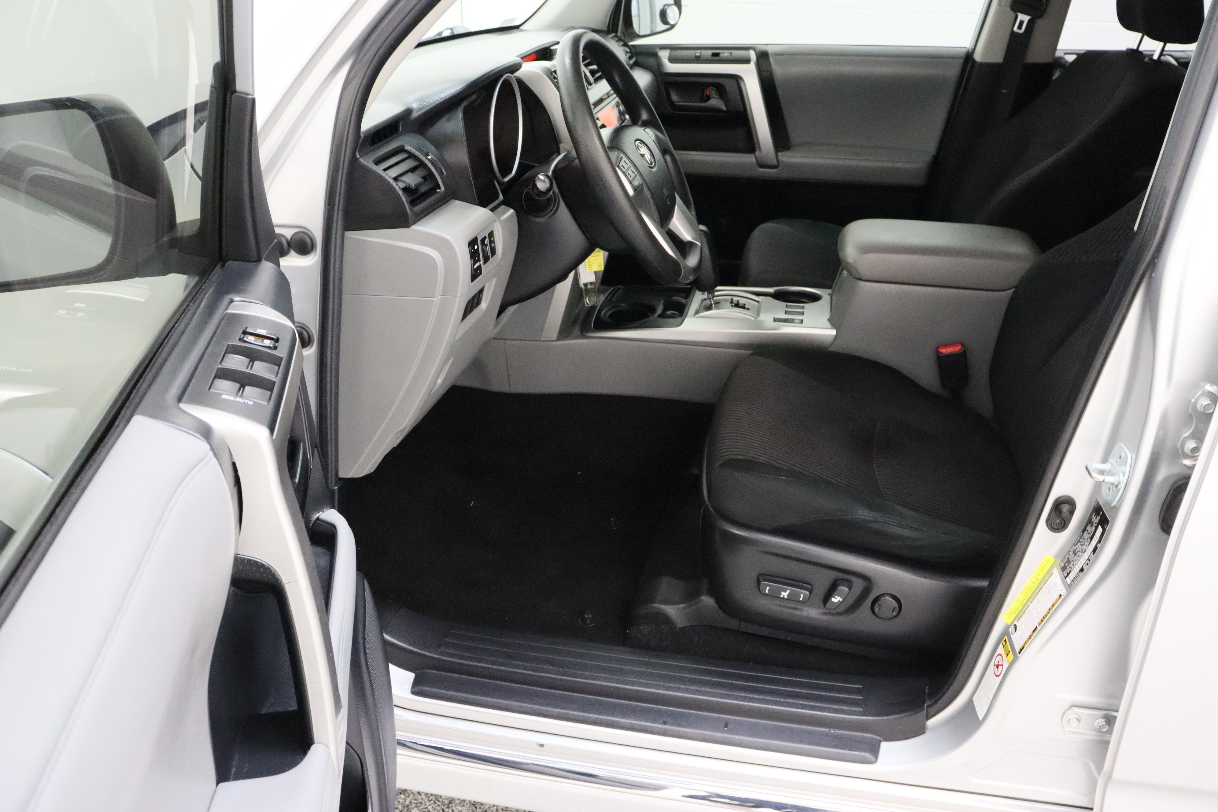 Used 2013 Toyota 4Runner SR5 image 14