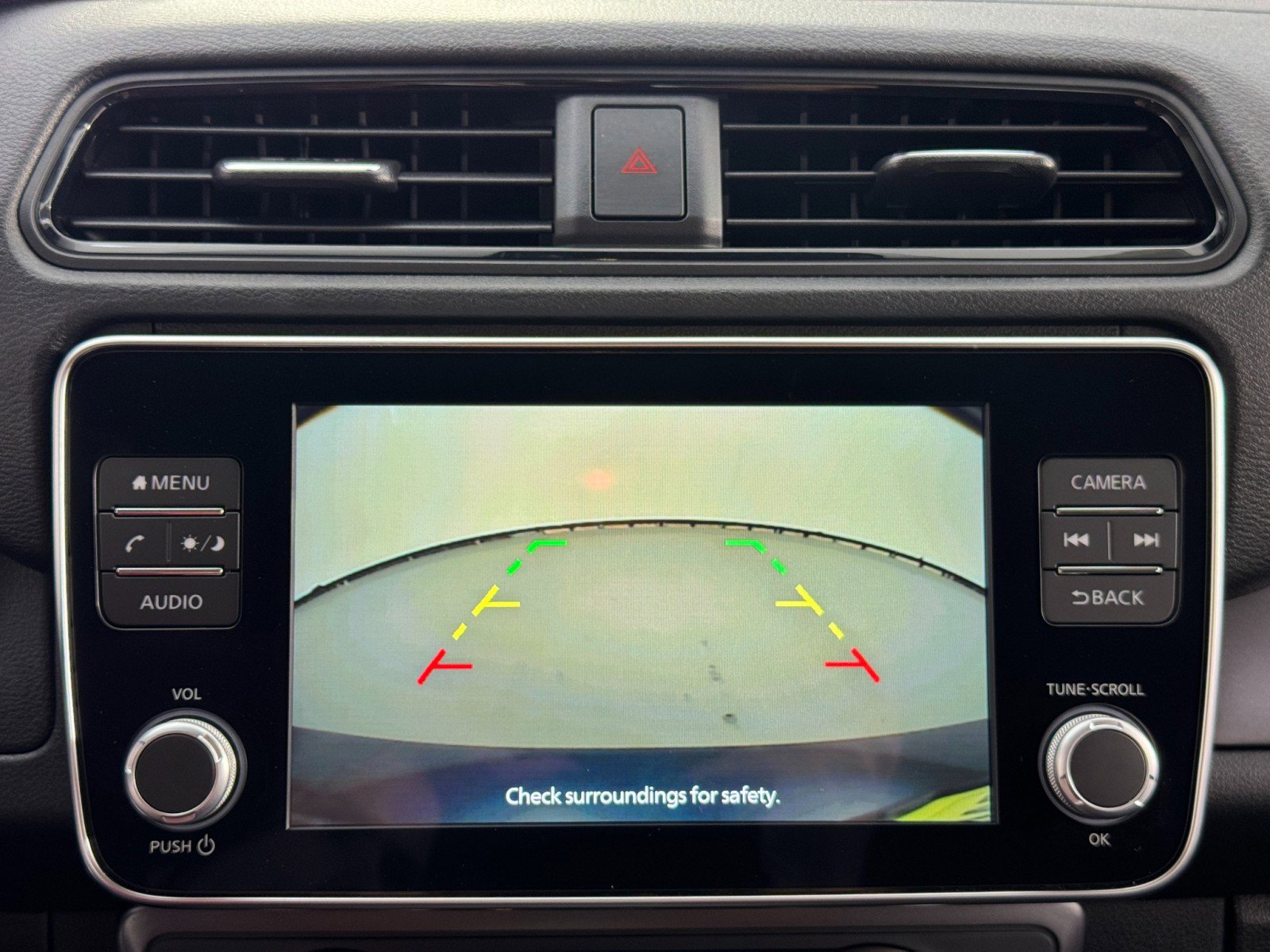 Used 2025 Nissan Leaf S image 23