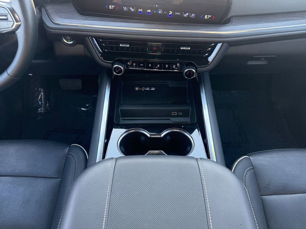 Certified 2025 Chevrolet Suburban Premier RWD image 15