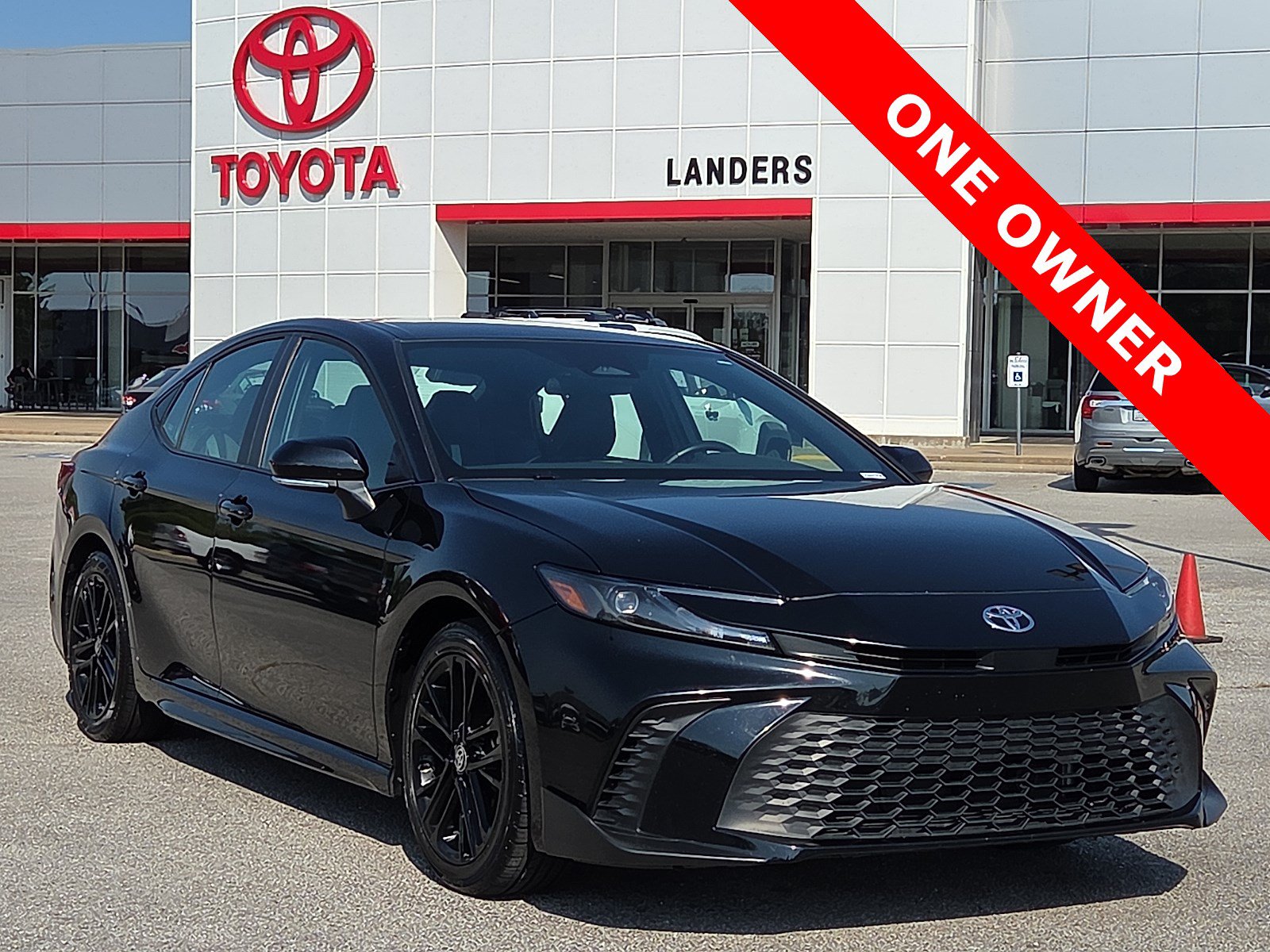 Used 2025 Toyota Camry SE