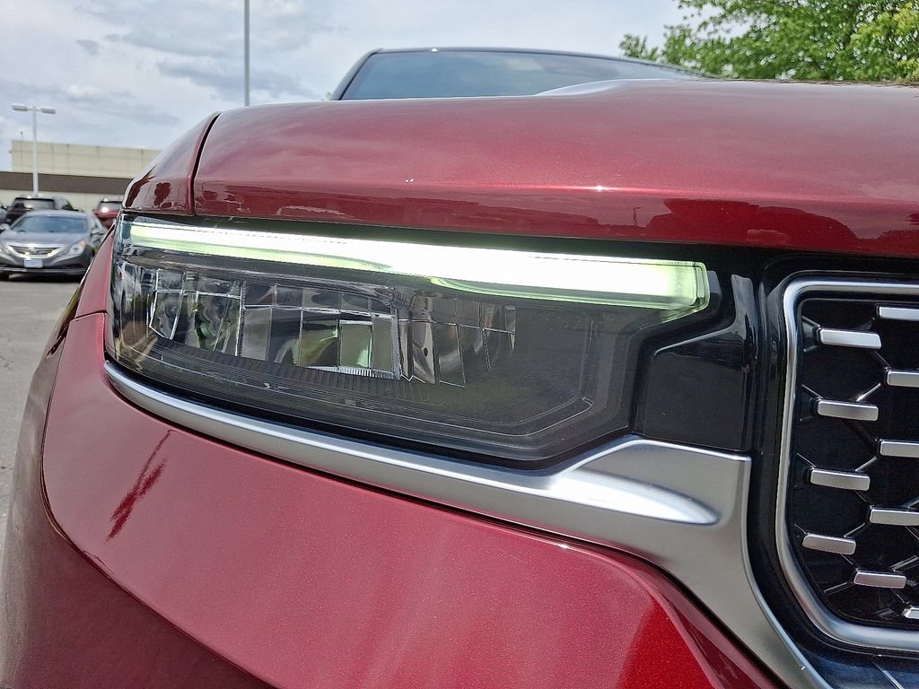 Used 2023 Jeep Grand Cherokee Summit AWD/4WD image 9