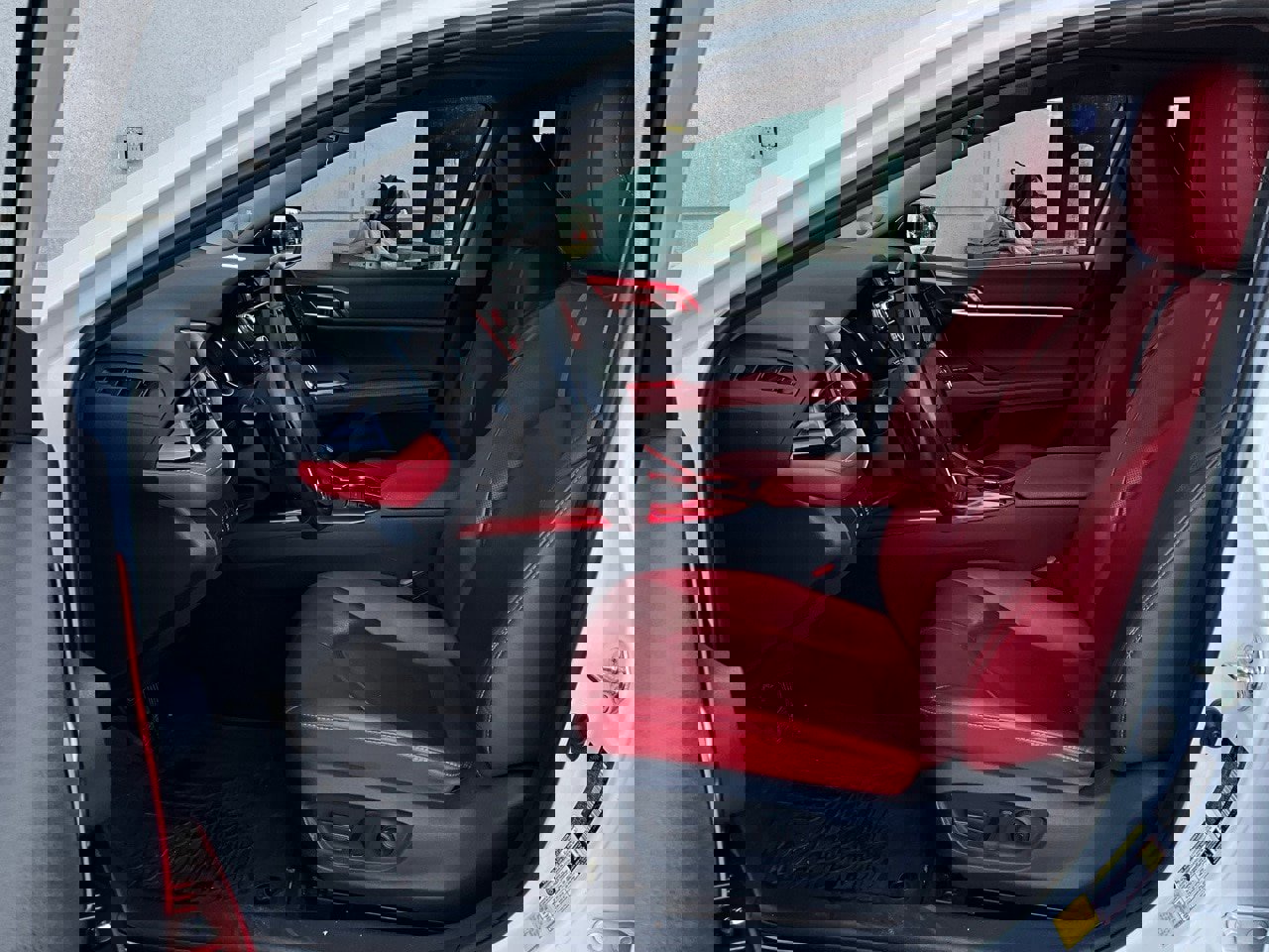 Used 2020 Toyota Camry XSE image 9