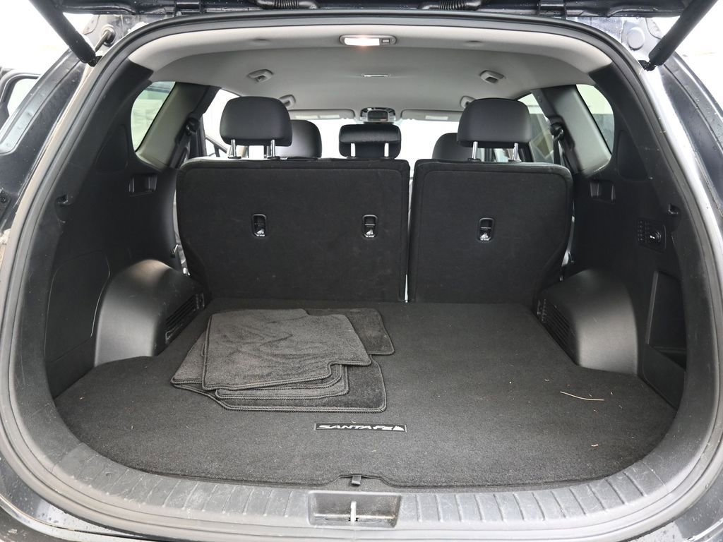 Certified 2023 Hyundai Santa Fe SEL w/ Cargo Package image 17