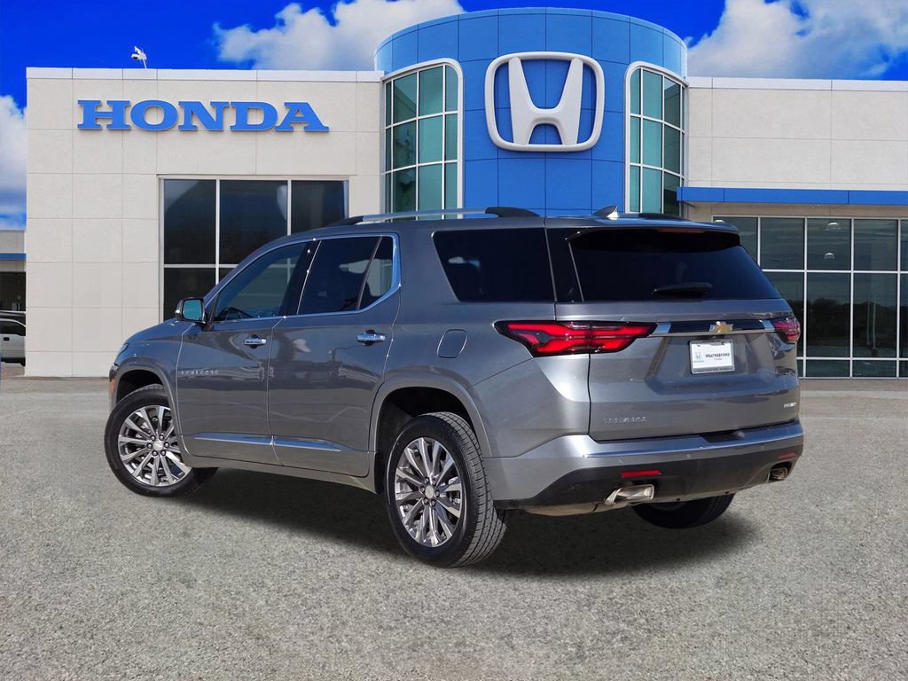 Used 2023 Chevrolet Traverse Premier FWD image 5