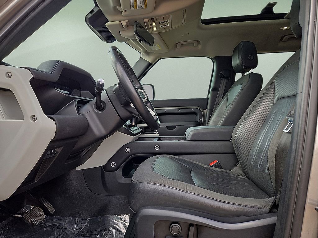 Used 2021 Land Rover Defender 110 SE image 24