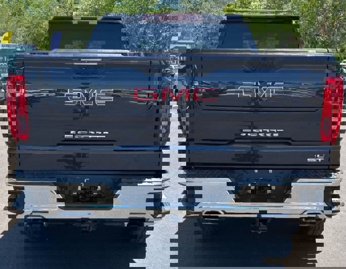 Used 2023 GMC Sierra 1500 SLT w/ SLT Premium Package image 4