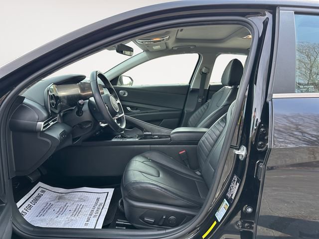 Used 2022 Hyundai Elantra Limited image 9