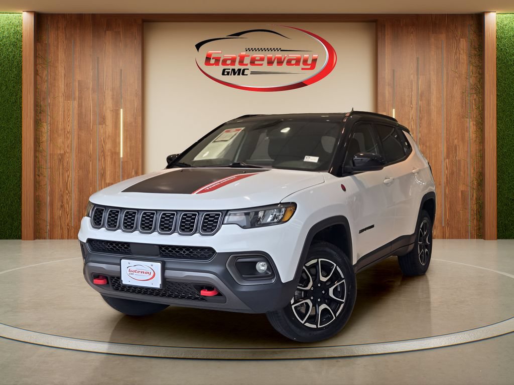 Used 2024 Jeep Compass Trailhawk AWD/4WD image 1