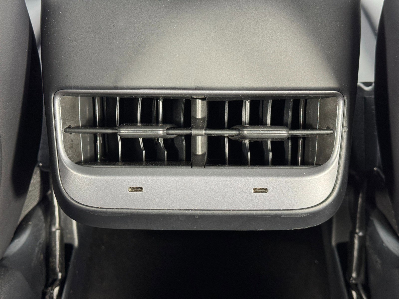 Used 2021 Tesla Model Y Long Range image 34