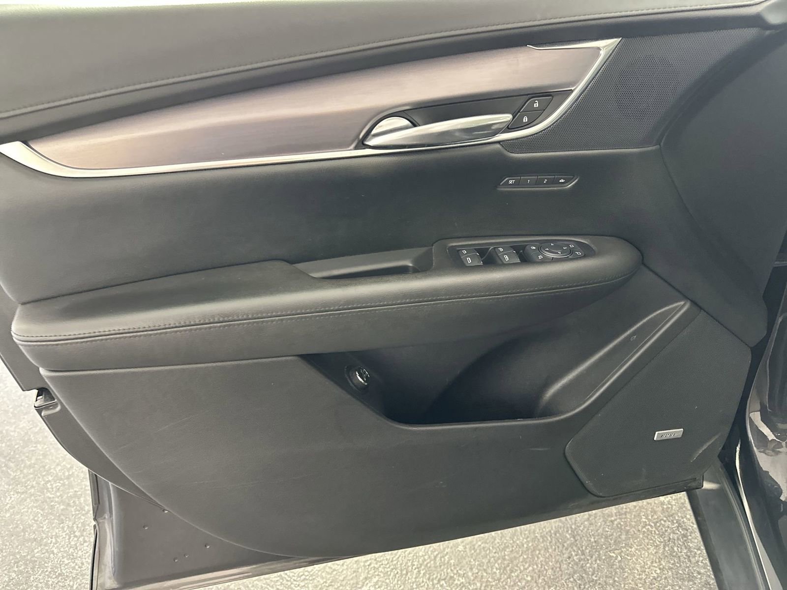 Used 2017 Cadillac XT5 Luxury w/ Driver Awareness Package image 29