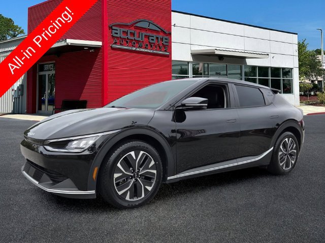 Used 2024 Kia EV6 Light RWD image 1