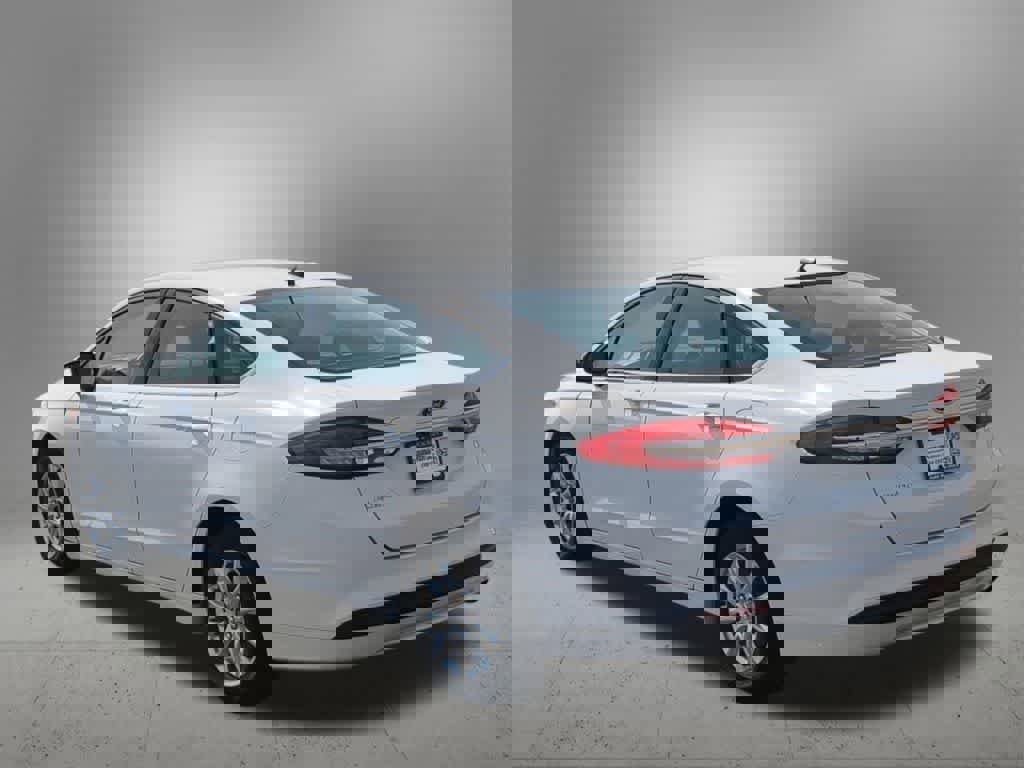 Used 2018 Ford Fusion S FWD image 4