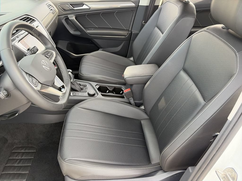 Used 2022 Volkswagen Tiguan SE AWD/4WD image 13