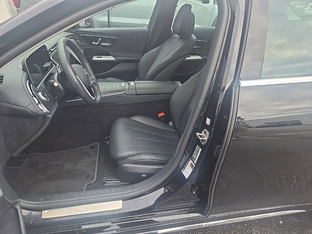 Used 2024 Mercedes-Benz E 350 4MATIC Sedan image 9