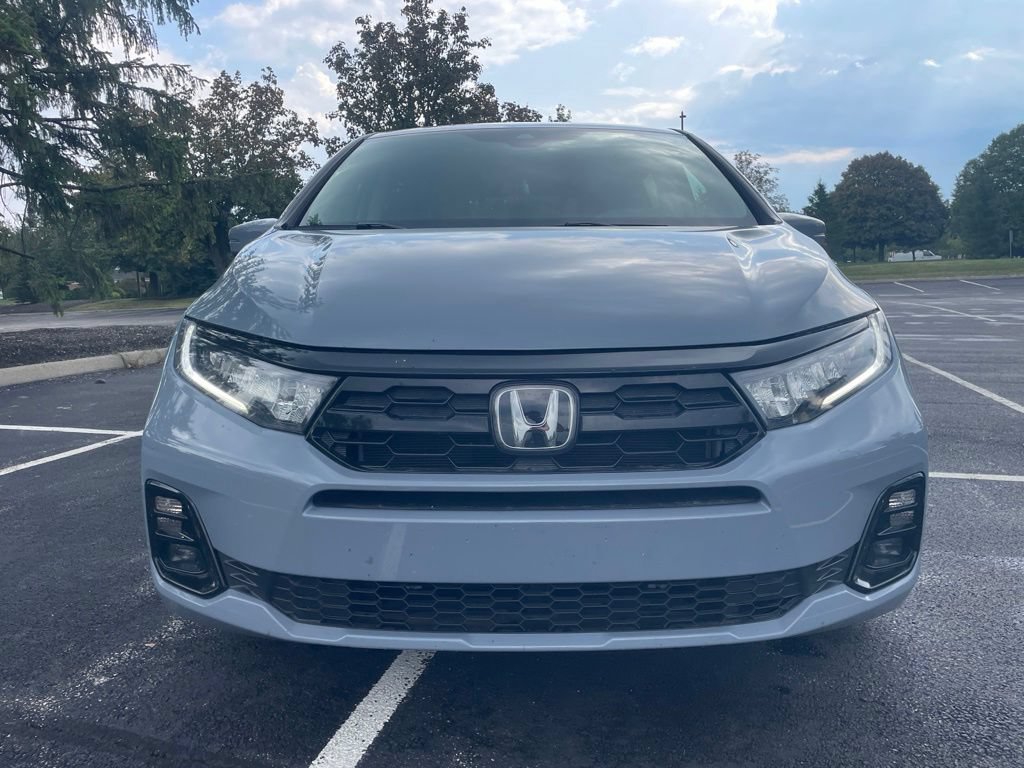 Used 2025 Honda Odyssey Elite image 3