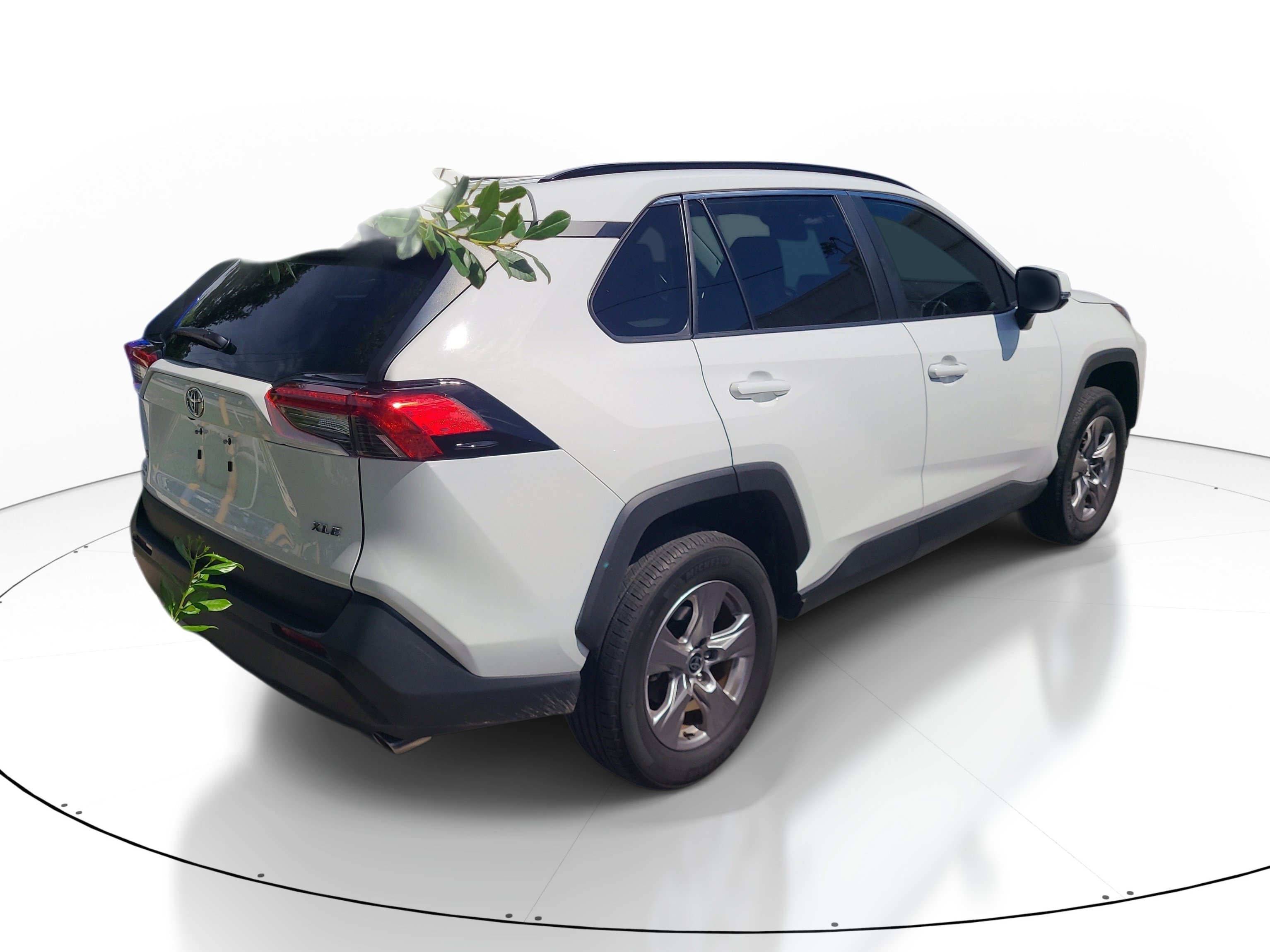 Used 2025 Toyota RAV4 XLE w/ Convenience Package FWD image 6
