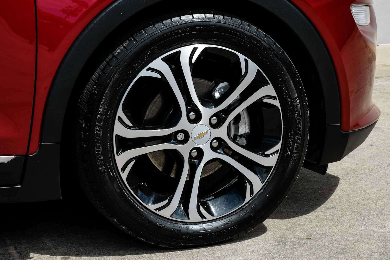 Used 2020 Chevrolet Bolt Premier w/ Infotainment Package image 56