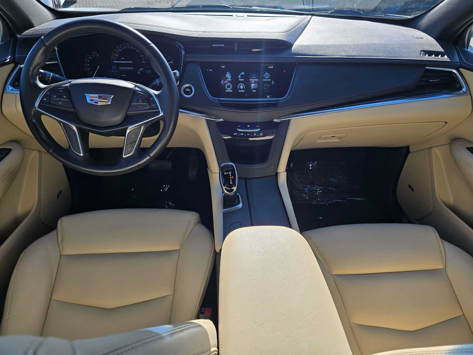 Used 2018 Cadillac XT5 FWD image 16