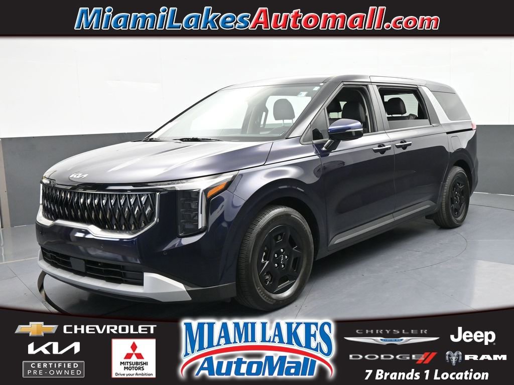 Used 2025 Kia Carnival image 1