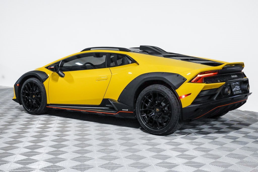 Used 2023 Lamborghini Huracan Sterrato image 19