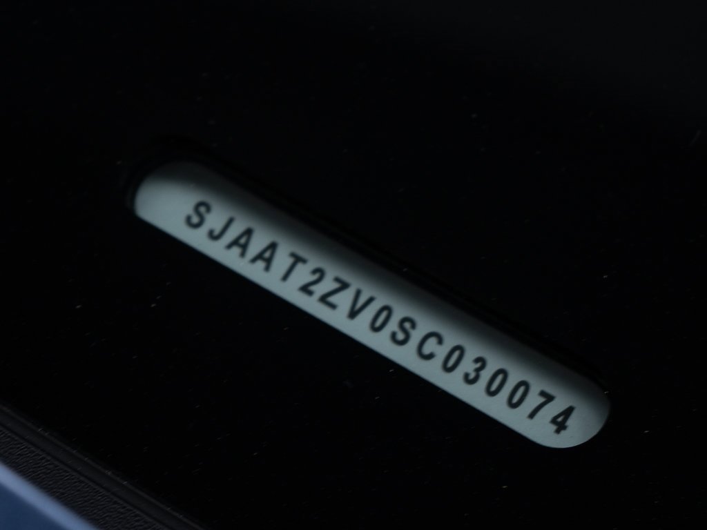 Used 2025 Bentley Bentayga image 52