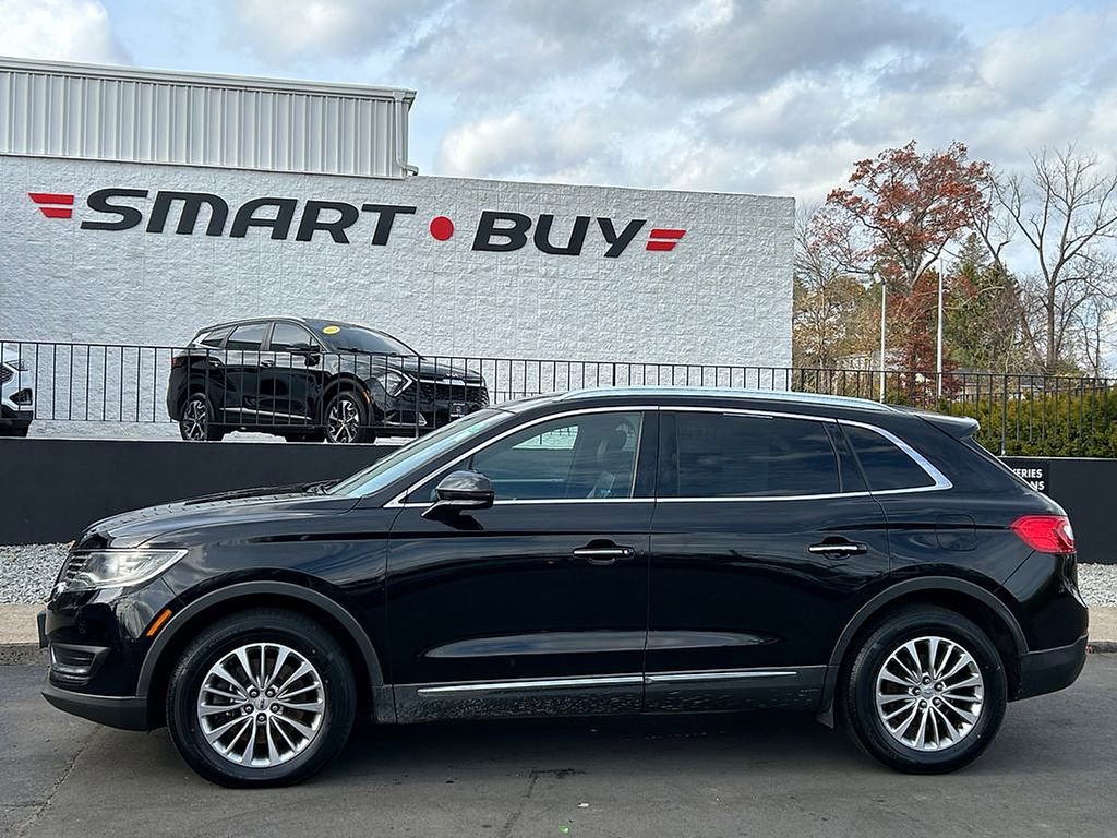 Used 2017 Lincoln MKX Select w/ Select Plus Package AWD/4WD image 9
