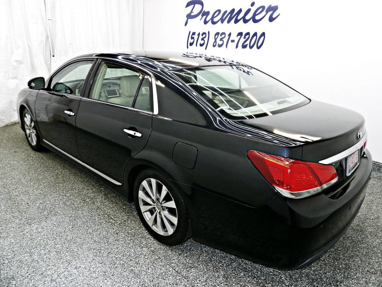 Used 2011 Toyota Avalon Limited FWD image 4