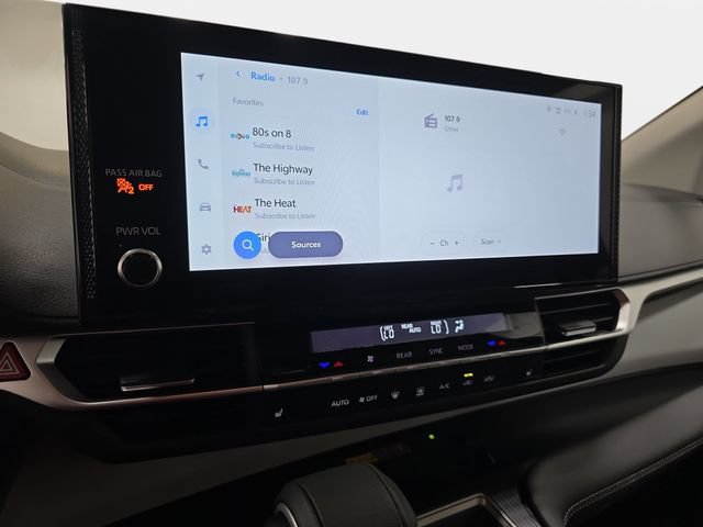 Certified 2026 Toyota Sienna XLE FWD image 16
