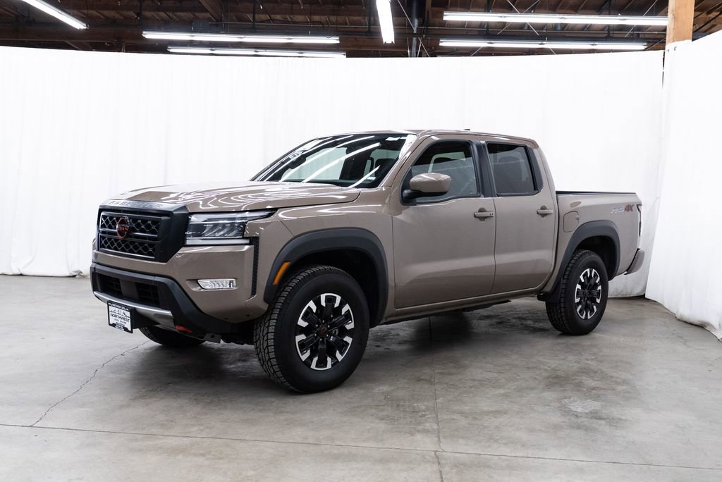 Used 2024 Nissan Frontier PRO-4X image 3