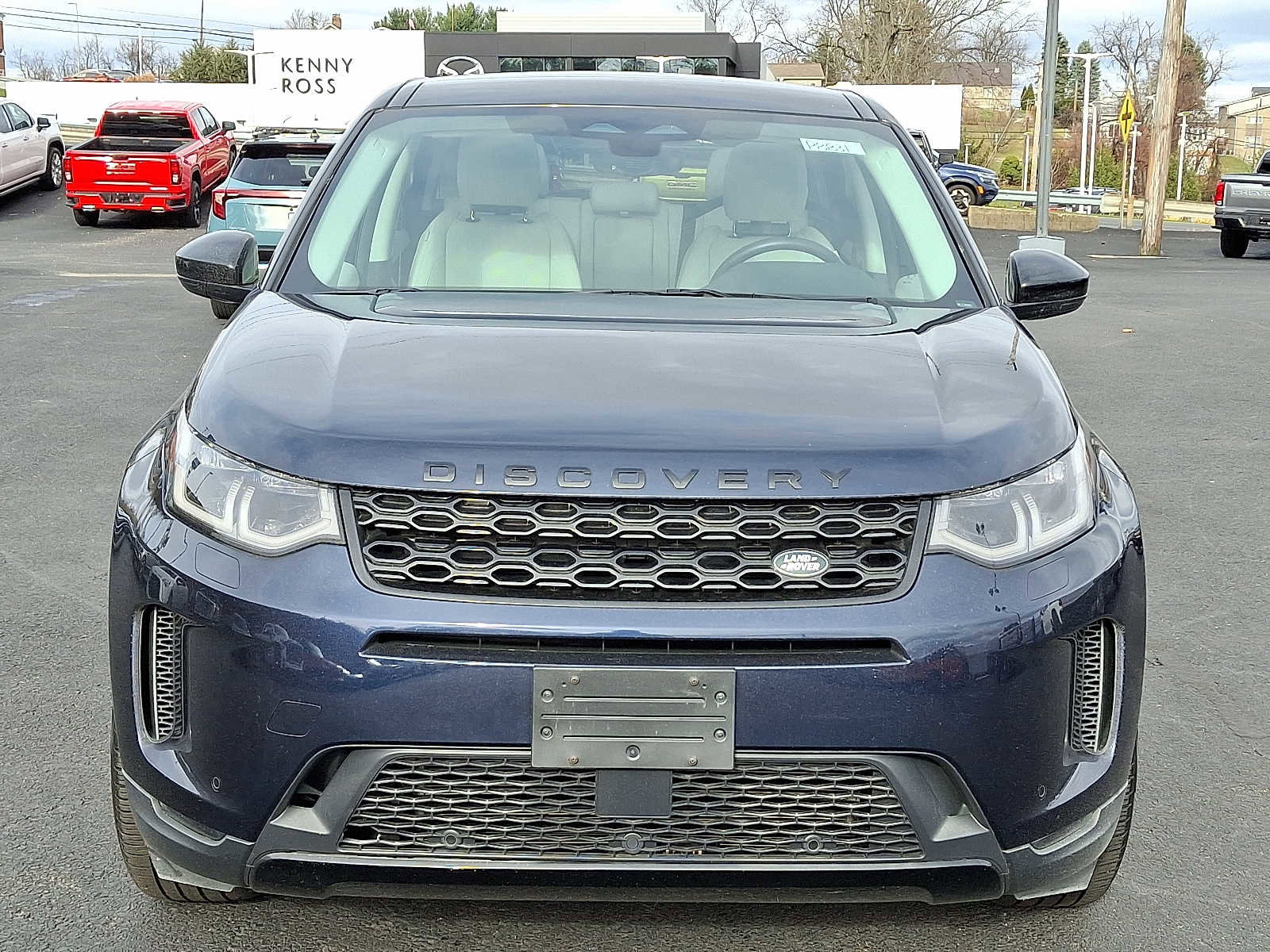 Used 2023 Land Rover Discovery Sport SE image 2