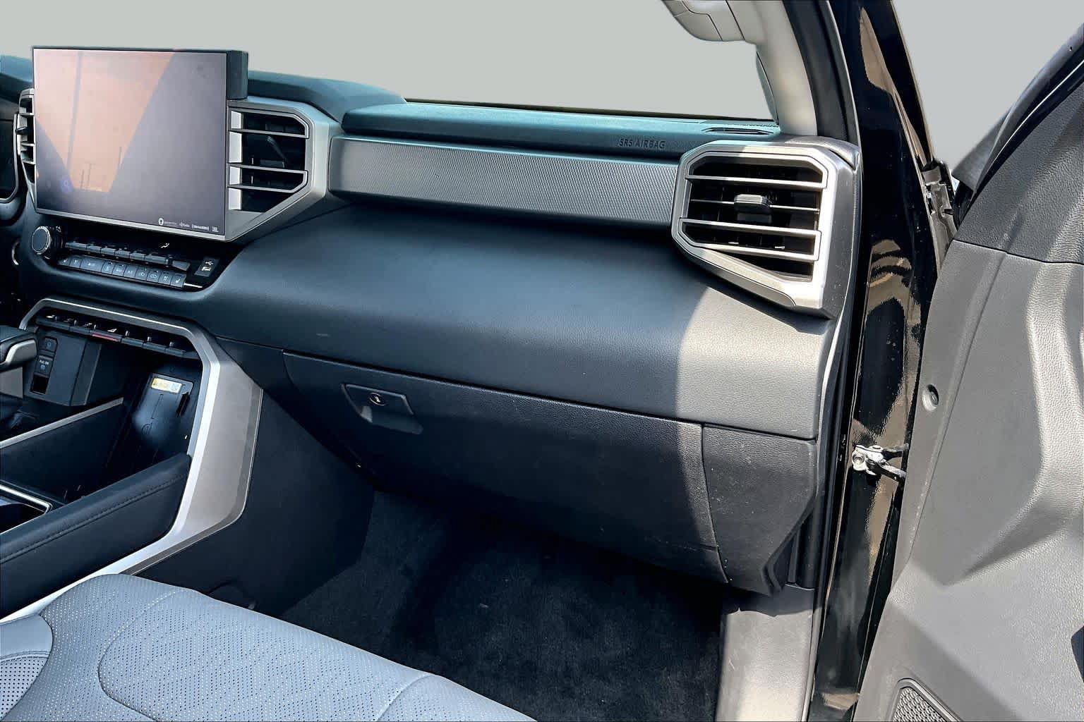 Used 2024 Toyota Tundra Limited AWD/4WD image 19